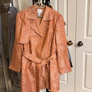 Brocade short trenchcoat. Salmon/peach and white pattern. See photos.